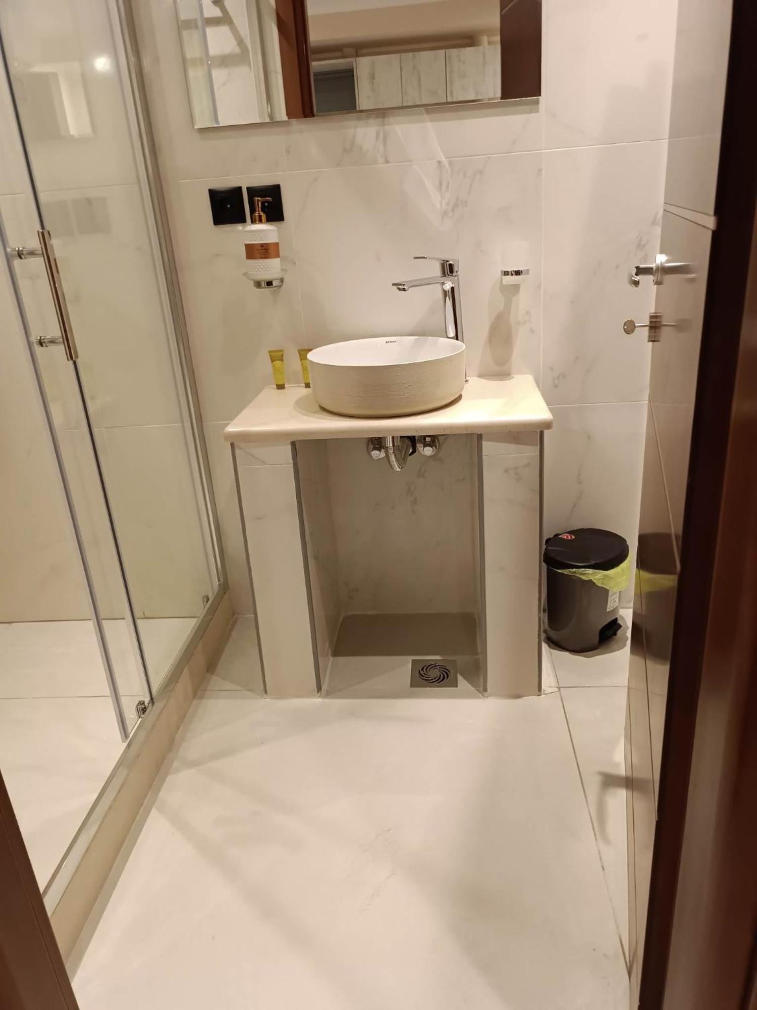 Newly Renovated Apartment Next To The Port Mantouki Екстериор снимка