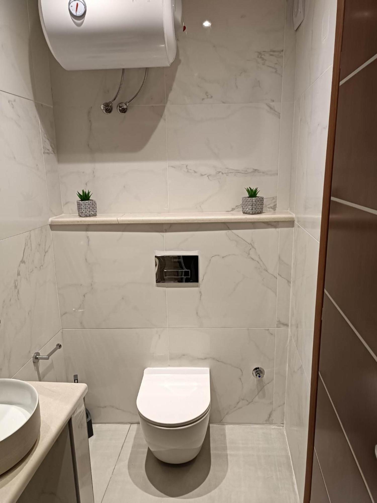 Newly Renovated Apartment Next To The Port Mantouki Екстериор снимка