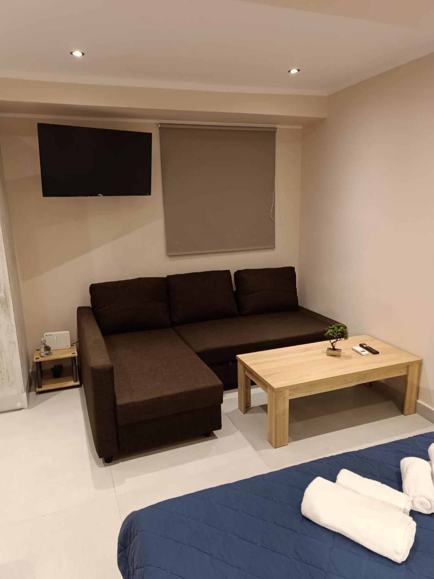 Newly Renovated Apartment Next To The Port Mantouki Екстериор снимка