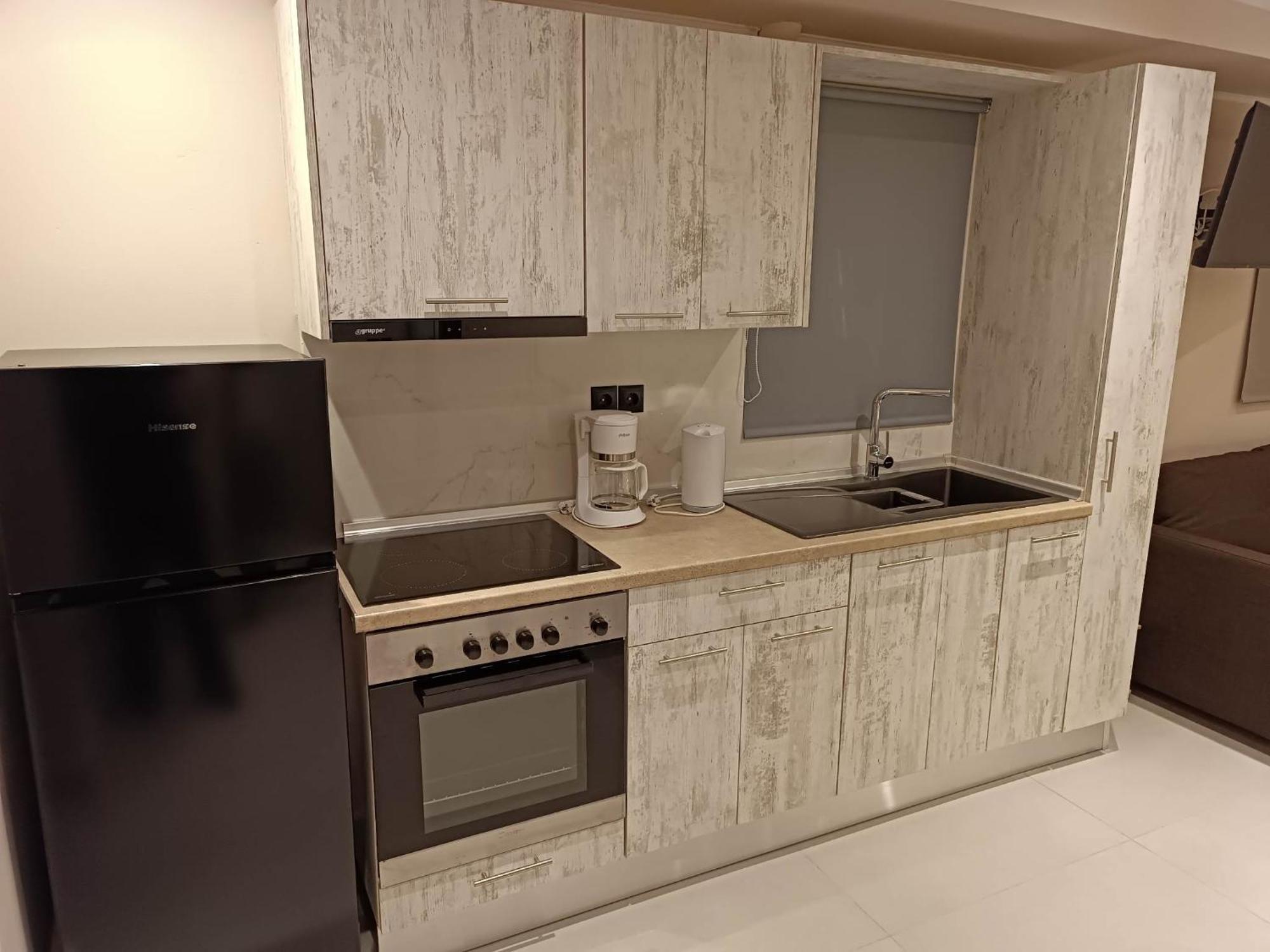 Newly Renovated Apartment Next To The Port Mantouki Екстериор снимка